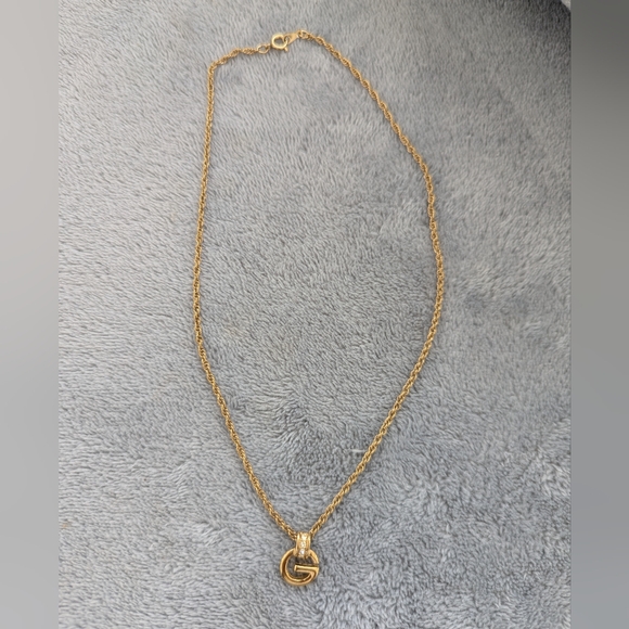 Givenchy "G" necklace with rhinestones - Picture 5 of 12